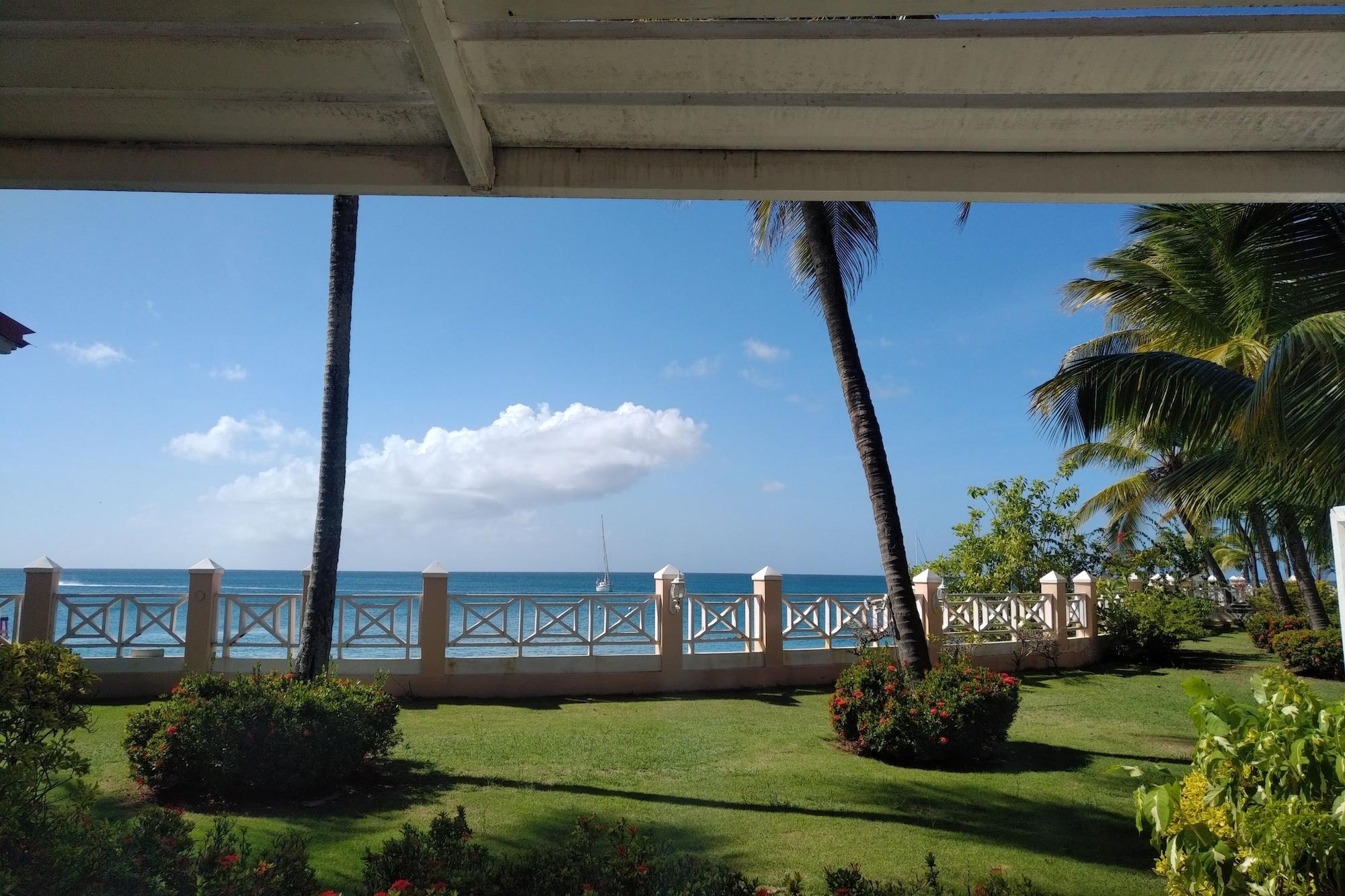 Coco Reef Resort & Spa Crown Point Esterno foto