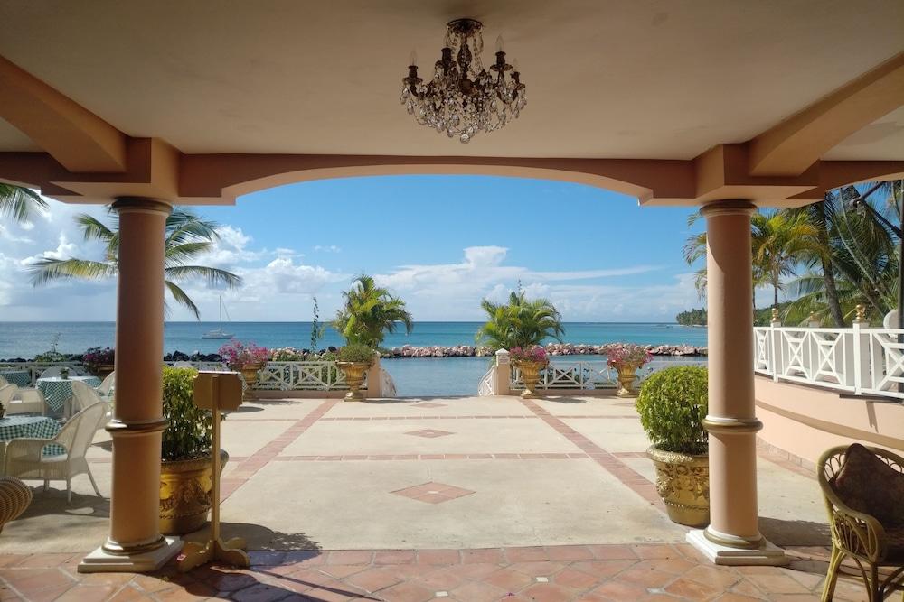 Coco Reef Resort & Spa Crown Point Esterno foto